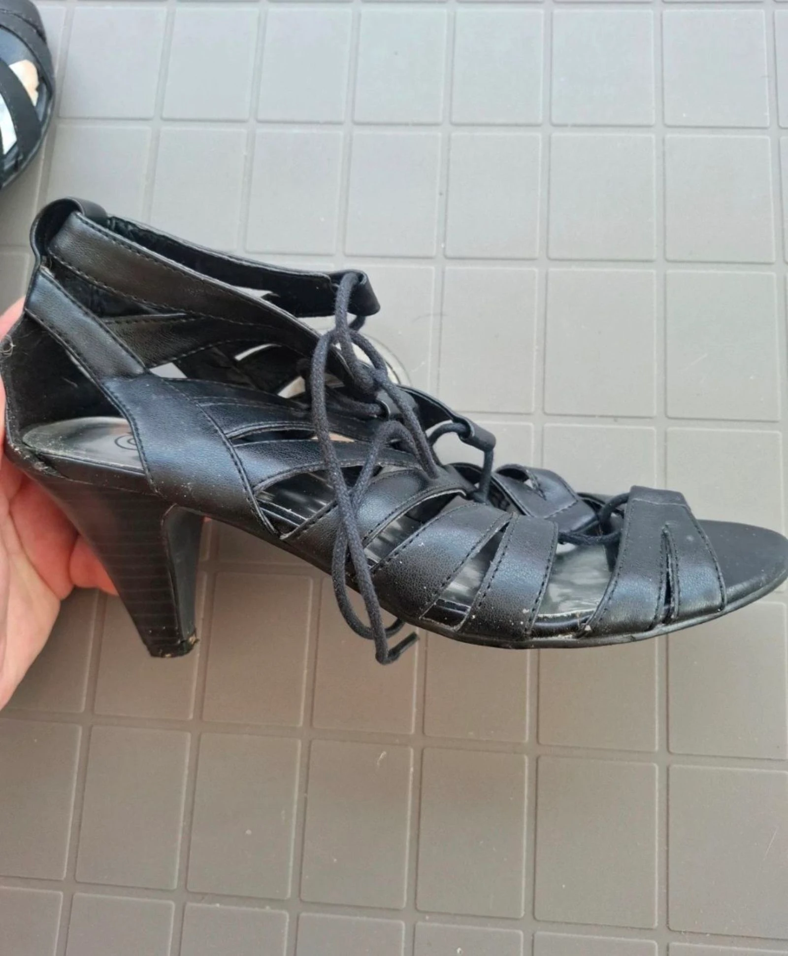 Chaussure a petits talons taille 36 – photo 4